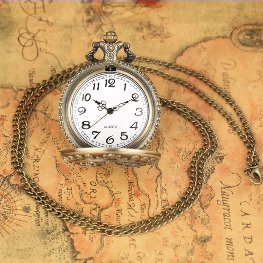 Alice in wonderland pocket watch with clock charm! - Picture 4 of 7